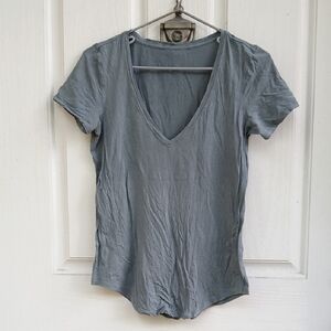 LULULEMON Classic V-neck Tee Shirt SZ M